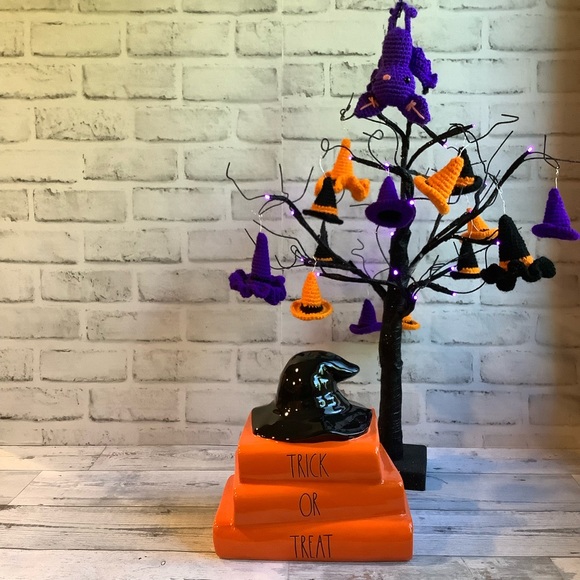 Rae Dunn Ceramic Trick Or Treat Stacked Books - Picture 1 of 6